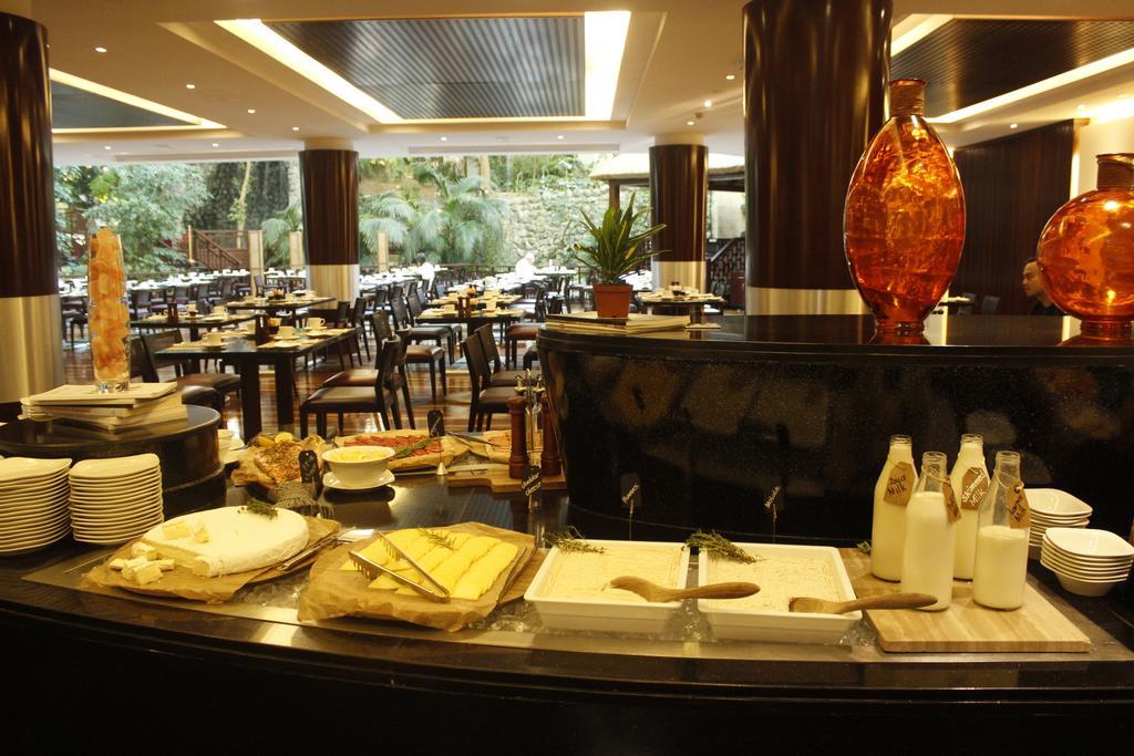 Radisson Blu Resort, Sharjah Exterior foto The restaurant