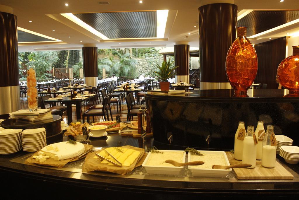Radisson Blu Resort, Sharjah Exterior foto The restaurant