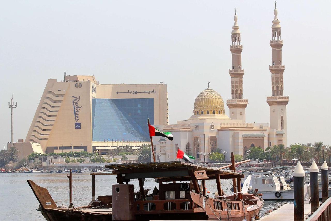 Radisson Blu Resort, Sharjah Exterior foto The Jumeirah Mosque